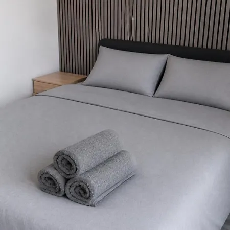 Bright Luxury Modern 3 Bed, 2 Bedroom - Secure Parking - Close To Centre And Old Trafford Mánchester