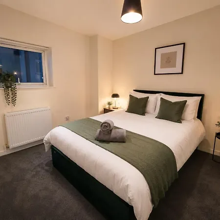 Bluebird Manchester Suites II Apartment