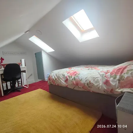 Entire First Floor Flat With Free Parking In Hyde Road Opposite Gorton Tesco Extra Διαμέρισμα *