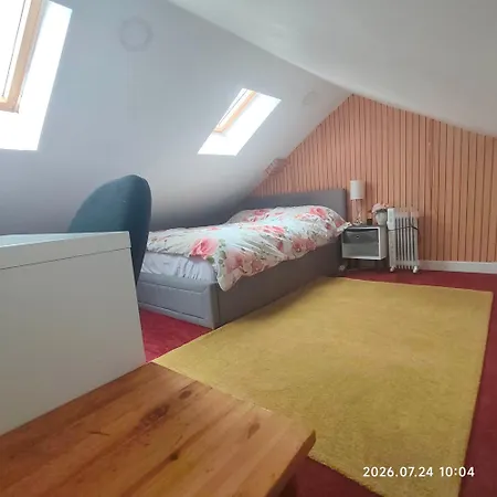Entire First Floor Flat With Free Parking In Hyde Road Opposite Gorton Tesco Extra