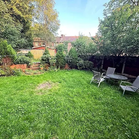 Ground Floor 1 Bed Flat Free Parking Near Tram Apartmán *