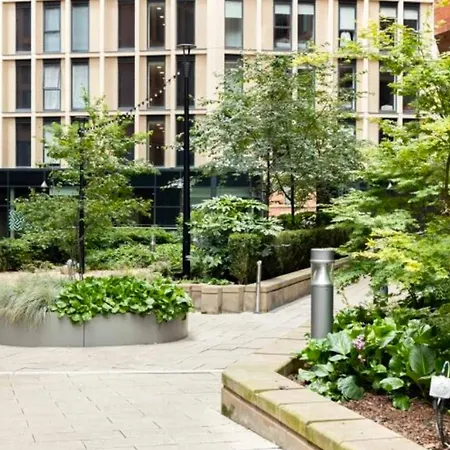 Daire - Minutes From Everything Manchester