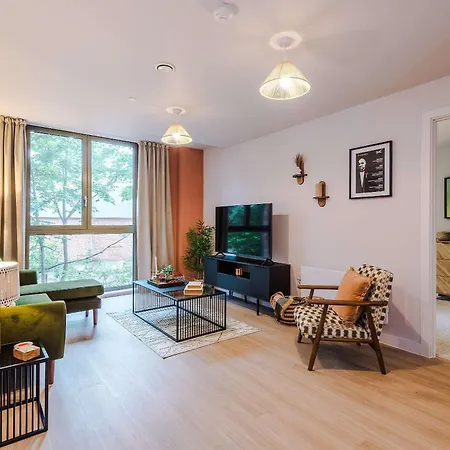 2br In - Free Parking Appartement