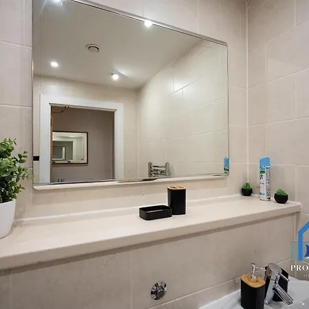 Apartmán Cosy | Centre Ap | Balcony | Free Parking *