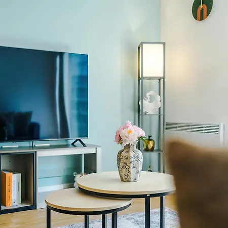 Stylish And Spacious 2bdr Flat Manchester