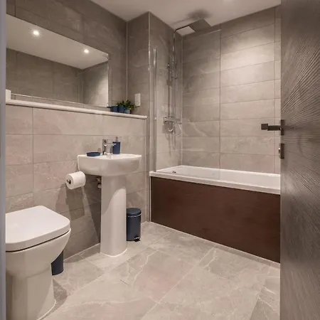 Exchange | 3br Modern | *