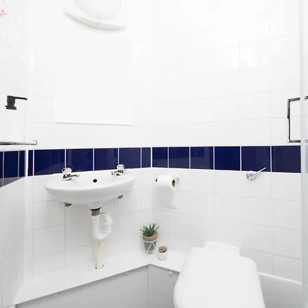 For Students Only — Sir Charles Groves Hall, Apartmán Manchester