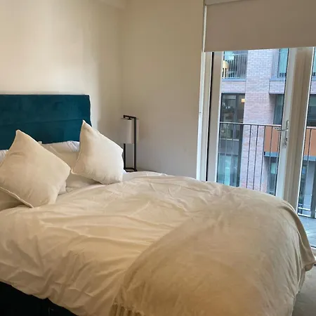 Luxury 2 Bed 3 Bathroom With Balcony, Middlewood Plaza Salford * Manchester
