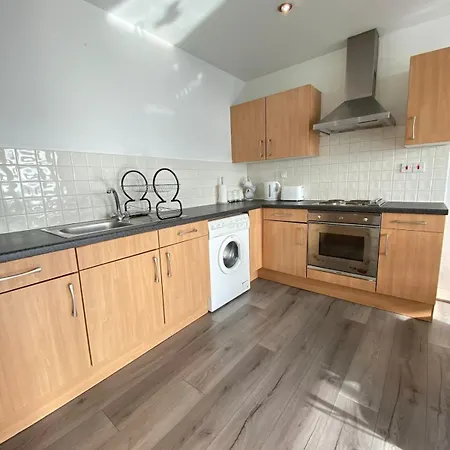 2 Bed Centre * Манчестер