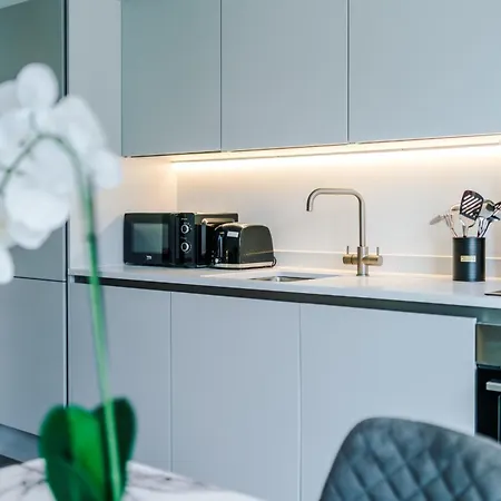 Luxury 2bdr 2 Bath Centre *