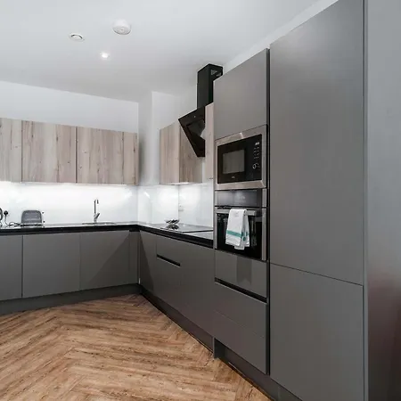 Convenient 3bed Flat W Security Apartmán *