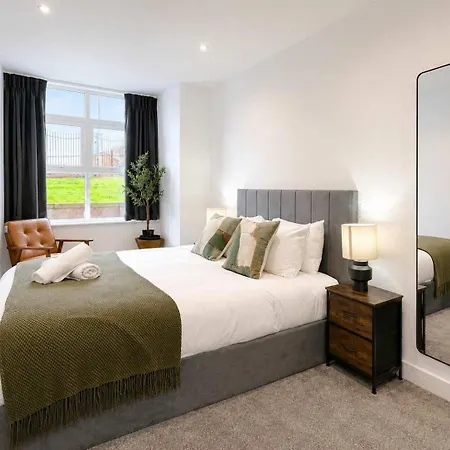 Sleeps 6 - 2br - Free Parking - Manchester