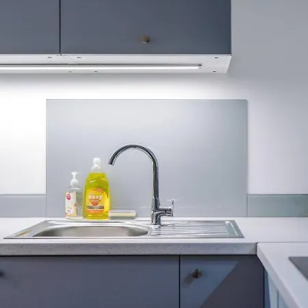 Centre, Full Kitchen, Wi-fi Manchester