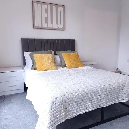 Bee Kinetic - Modern Penthouse Duplex Wifi Netflix With Paid Parking Daire