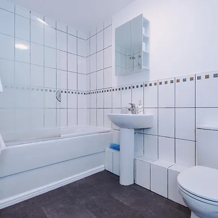 Modern 2br Parking For 2 Walk To Co-op Live * Μάντσεστερ