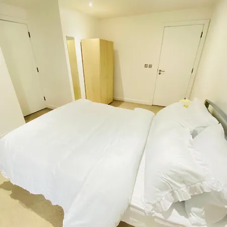2 Bedroom Flat Deansgate Апартаменты Манчестер