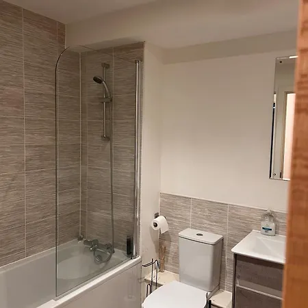 Stylish-modern 3-bed Townhouse Διαμέρισμα *