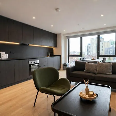 Daire Industrial Luxe 2br Designer Flat Near Victoria *