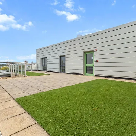 Modern 2br With Balcony Near Centre Манчестер