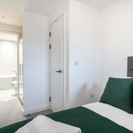 Lovely 2bed W Balcony Διαμέρισμα *