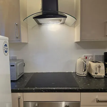 Cosy 2-bed Near Centre Διαμέρισμα *