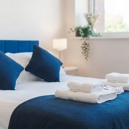 Bright 1br Near Station Sleeps 3 *