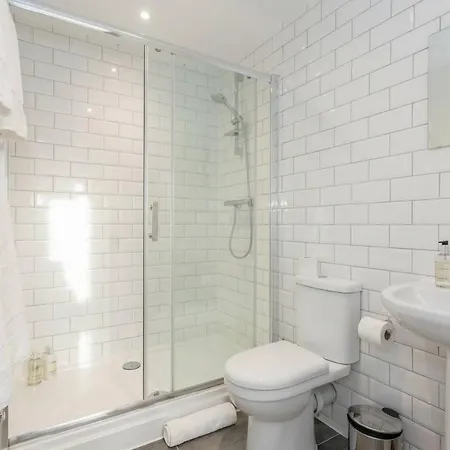 Modern & Spacious 2bed By Old Trafford