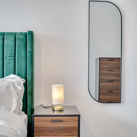 Apartmán Manchester, Eccles 2 Bedroom & 1 Bedroom Apartments, Close To Old Trafford, Salford,