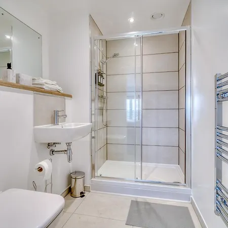 Apartmán Manchester, Eccles 2 Bedroom & 1 Bedroom Apartments, Close To Old Trafford, Salford, *