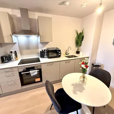 아파트 Brand New 1br With Balcony Near Old Trafford *