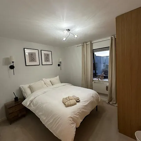 Entire Luxury Flat Manchester