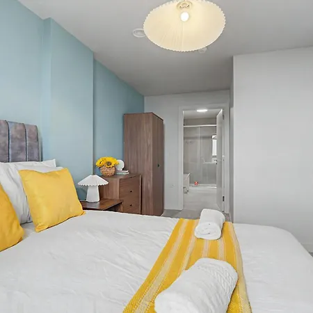 Guestready - Chic 2-bed With Balcony