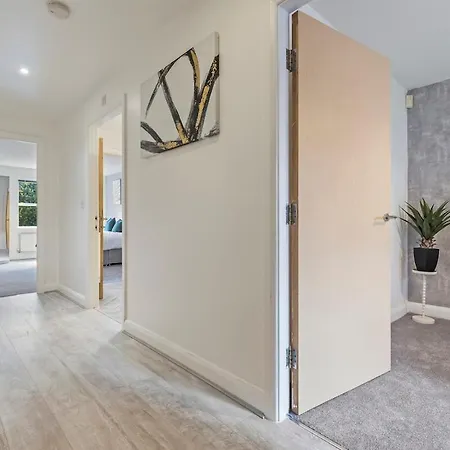 Luxury 2 Bed Open Plan In Wythenshawe * Μάντσεστερ