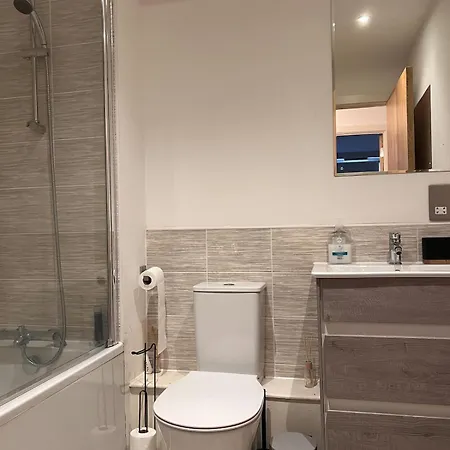 Stylish-modern 3-bed Townhouse 아파트