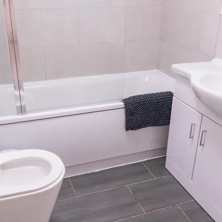Bright Luxury Modern 3 Bed, 2 Bedroom - Secure Parking - Close To Centre And Old Trafford Apartamento Mánchester