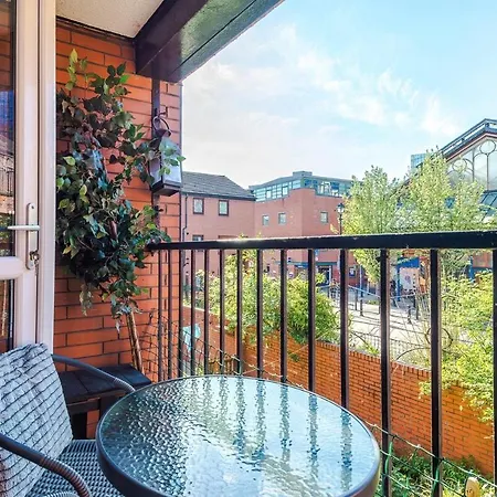 Chic 3br Escape Balcony M4 Heart