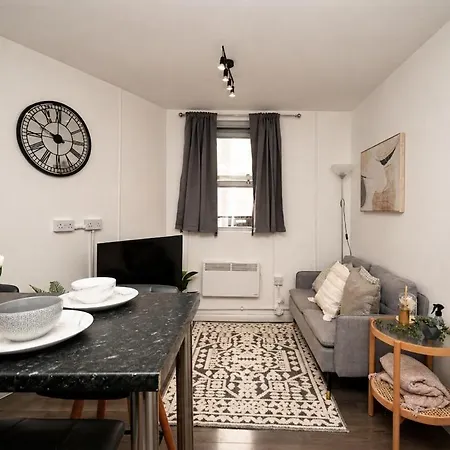 The Cosy Centre Gem *