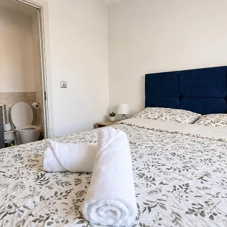 Daire Luxury 2 Bed Duplex In Town Centre *