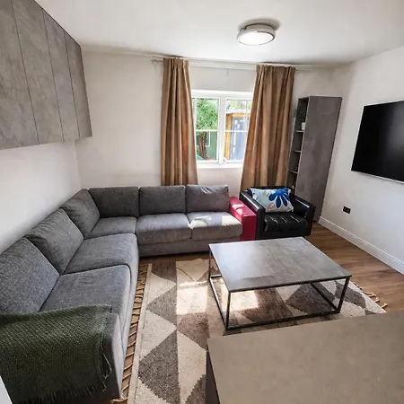 Διαμέρισμα Away From - Sleeps 6 *