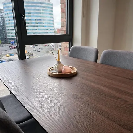 Industrial Luxe 2br Designer Flat Near Victoria Daire Manchester