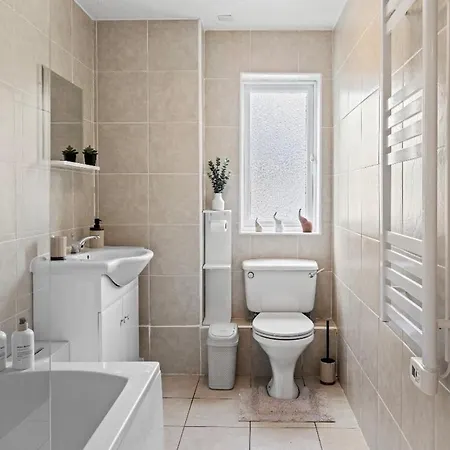 2br Long Perks Free Parking Prime Spot Манчестер