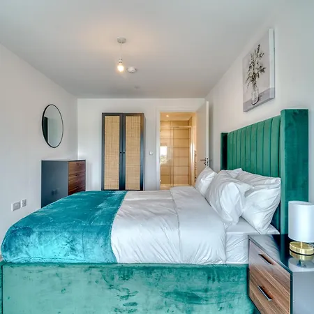 Manchester, Eccles 2 Bedroom & 1 Bedroom Apartments, Close To Old Trafford, Salford, Manchester