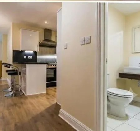 דירה 2 Bed Large M1 Area *