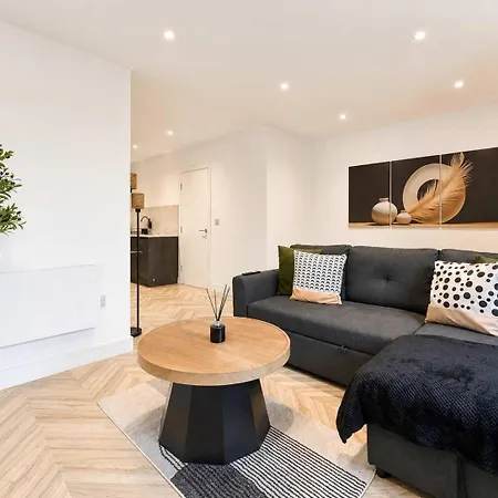 Sleeps 6 - 2br - Free Parking - Manchester