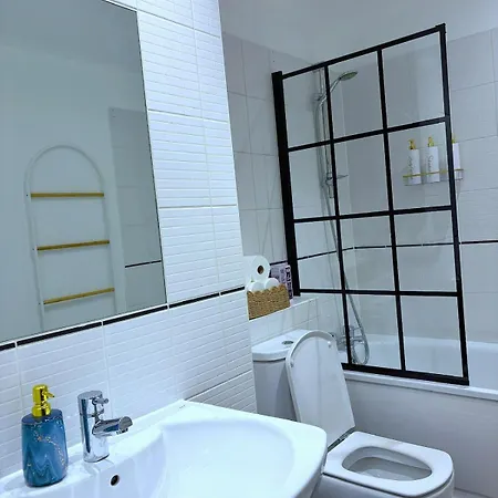Daire Elite Serviced 2br Balcony Centre Manchester
