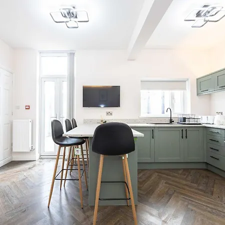 Daire The Groves 3 Ensuite Near Centre And Hospital *