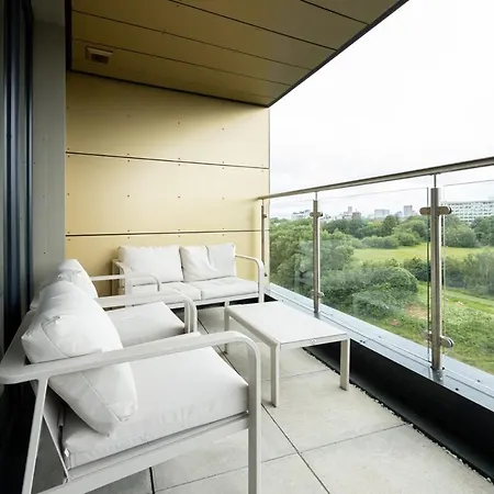 River Irwell View 2br With Parking & Balcony Daire
