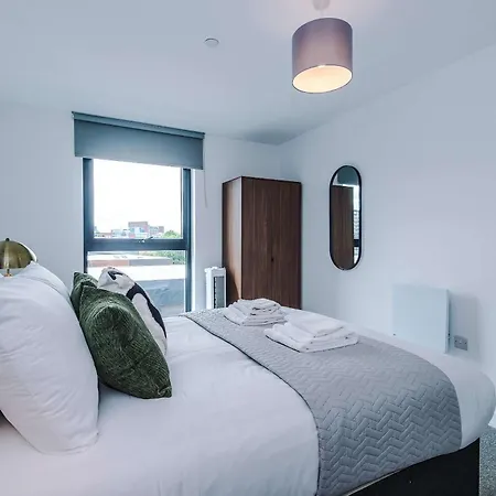Stylish 2br In Centre *