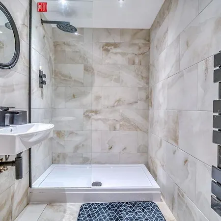 Extended Haven - Comfortable & Convenient Apartman *