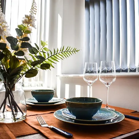 1br - Sleeps 4 - Perfect For Contractor Daire Manchester
